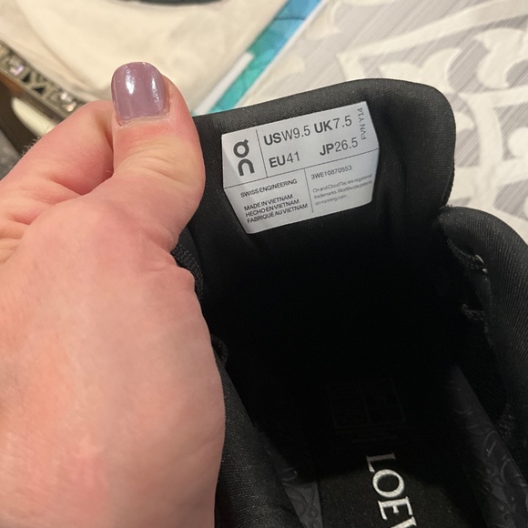 Loewe x On cloud collaboration!  Classic black and white!  Runs large 9.5 fits 9 - Picture 6 of 6